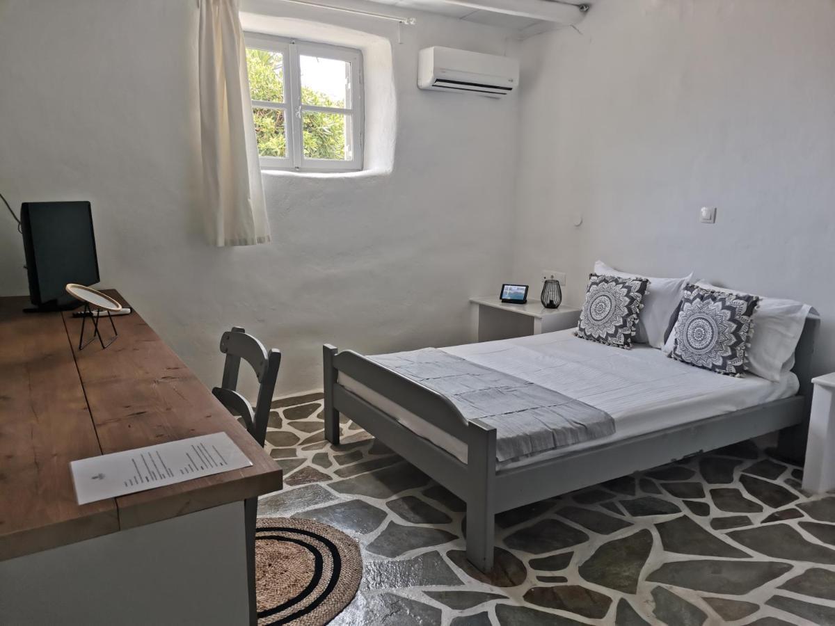 Soros Beach Antiparos Agios Georgios  Exterior photo